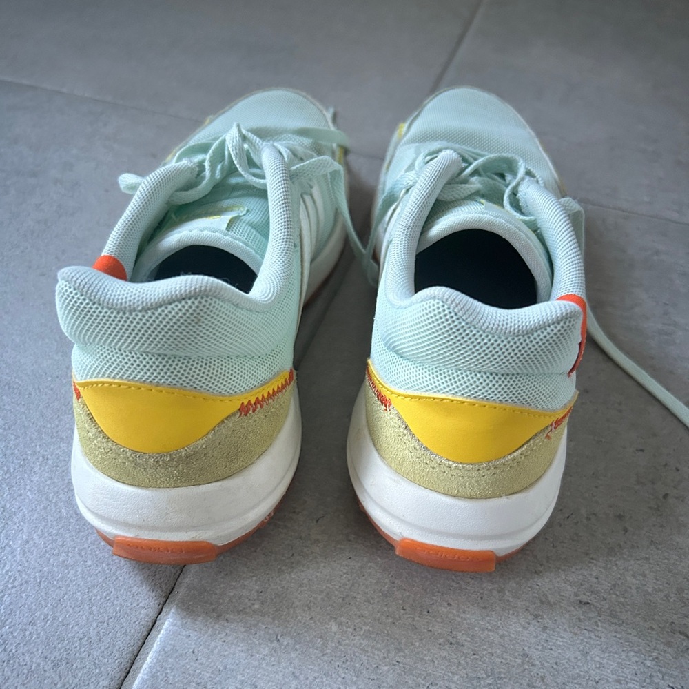 Adidas Retrorun - Picture 3 of 7